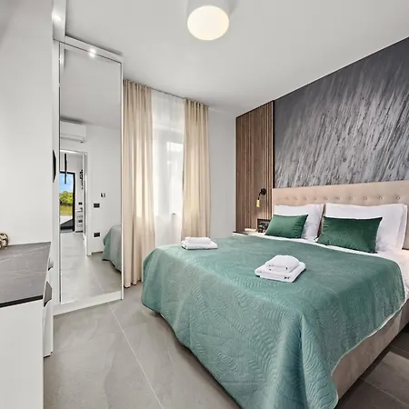 Villa Beautiful In Near The