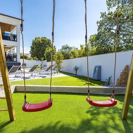 In Tinjan Near Hidrobaza Villa