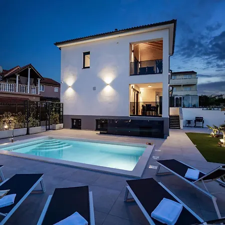 Beautiful In Near The Villa Stinjan