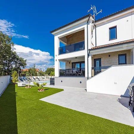 In Tinjan Near Hidrobaza * Stinjan