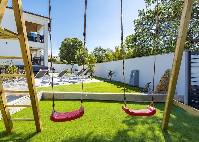 In Tinjan Near Hidrobaza Villa