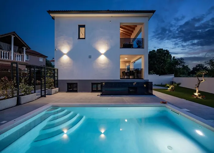 In Tinjan Near Hidrobaza *