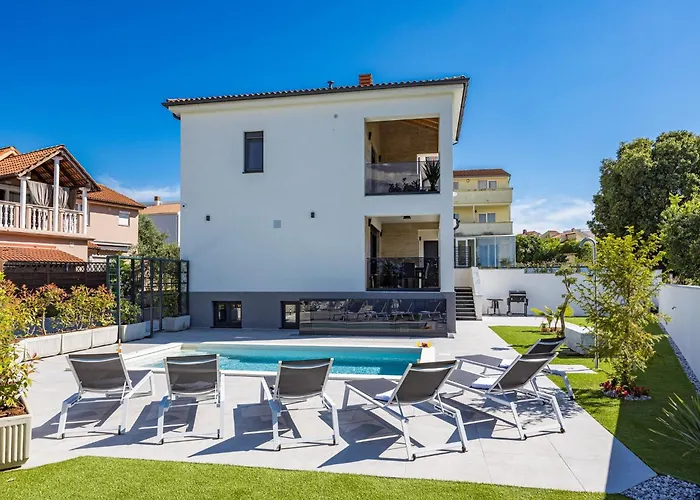 In Tinjan Near Hidrobaza *