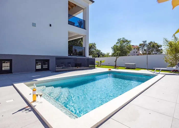 In Tinjan Near Hidrobaza * Stinjan