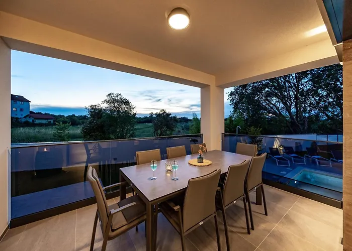 In Tinjan Near Hidrobaza *