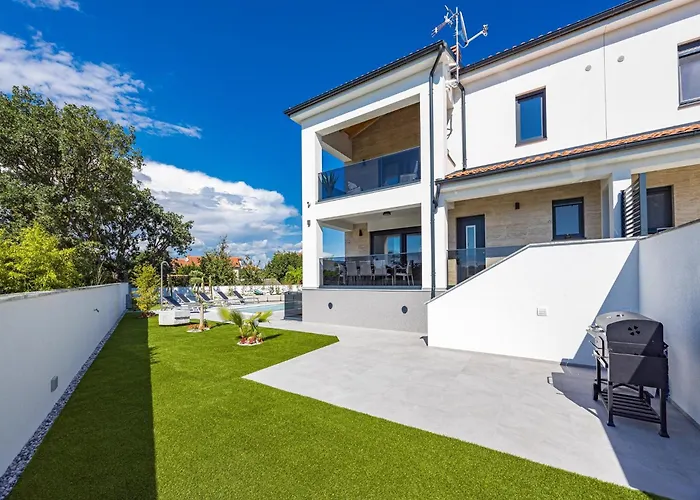 In Tinjan Near Hidrobaza * Stinjan